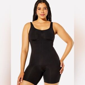 NWT YITTY Nearly Naked Shaping Mid Thigh Bodysuit Black Shapewear Medium-Large